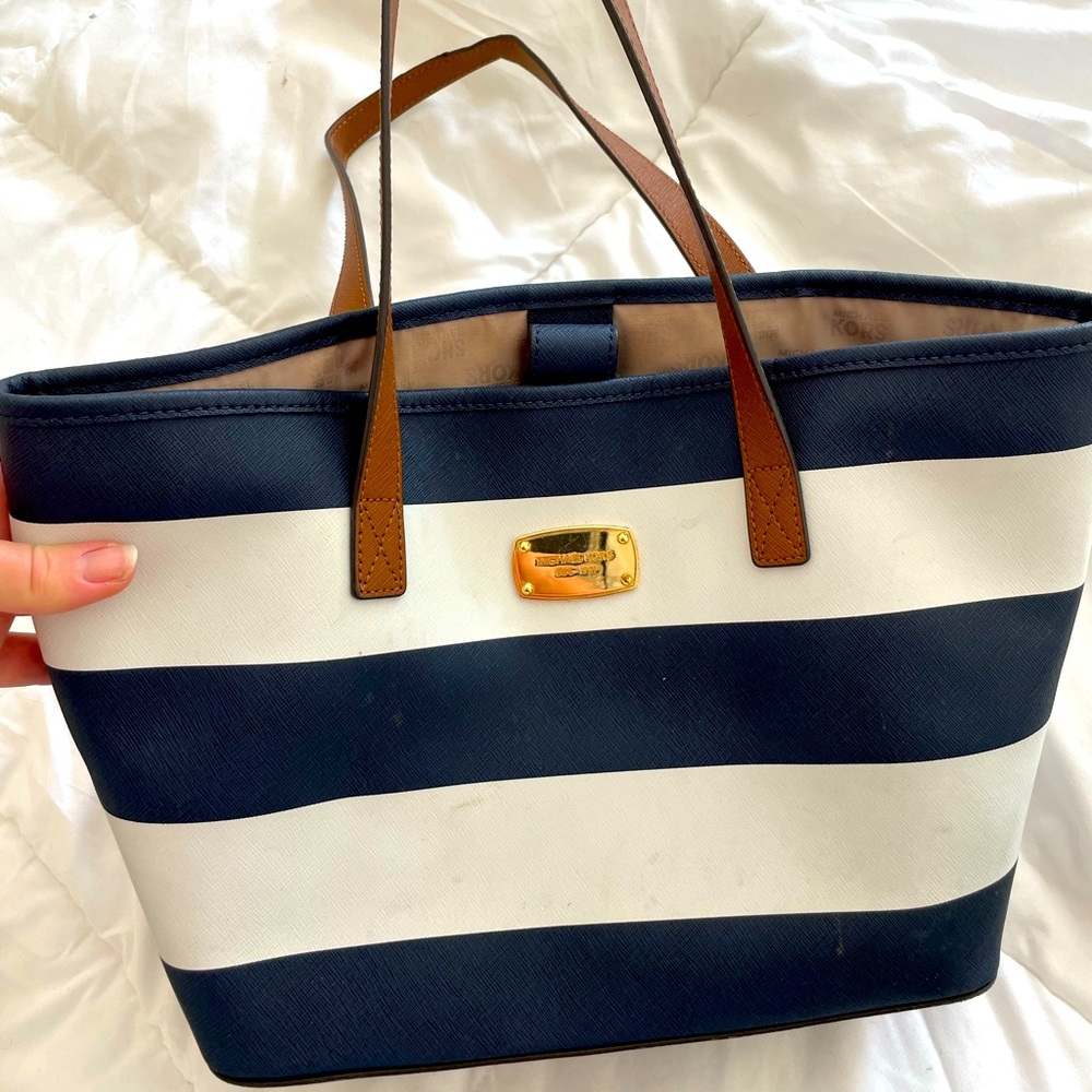 Michael kors purse